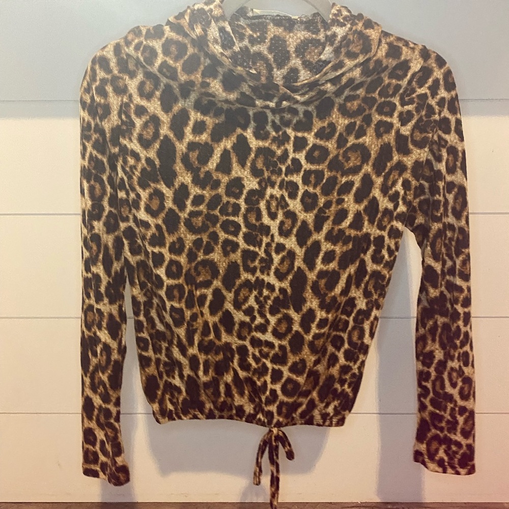 Olivia Raw Size S animal print top with hood.